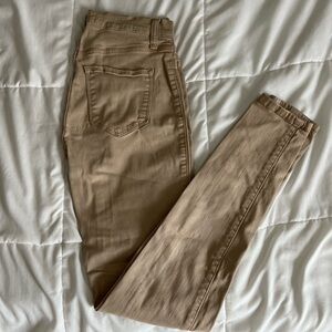 FORM FITTING FASHION NOVA JEANS (size: women’s small / 7)